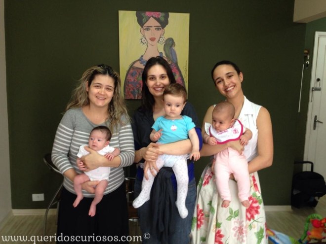 "Aos queridos, curiosos e pacientes, informamos que estivemos juntas numa tarde deliciosa, falando sobre essa viagem de primeira (e segunda) viagem, que é a travessia materna. Entre outras coisinhas mais." - legenda genial da Marina :)